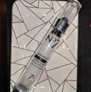 No7 Line Correcting Serum